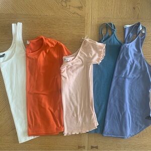 Bundle of 5 summer tanks/tops size xs (see all pics)